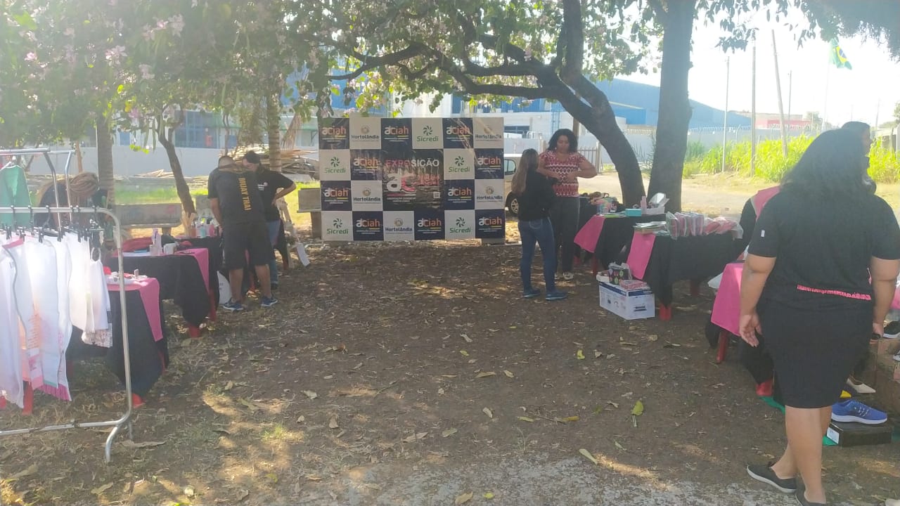 NÚCLEO DAS MULHERES EMPREENDEDORAS DA ACIAH , PROMOVE EXPOSIÇÃO DE SEUS PRODUTOS.